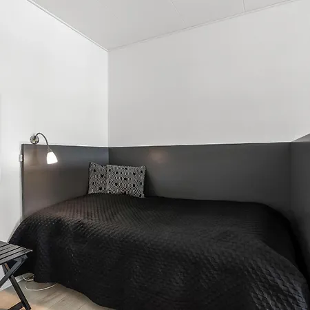 Apartment Bad, Lejl, 107
